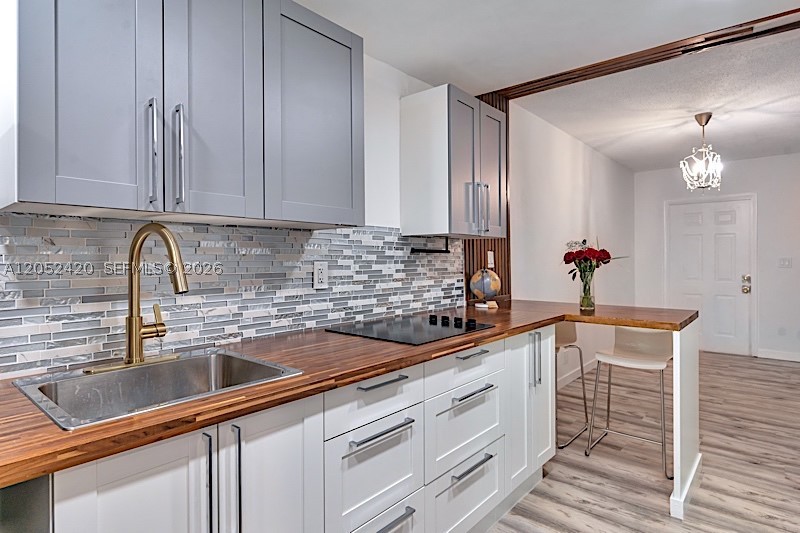 FLORIDIAN ARMS CONDO - Residential Lease