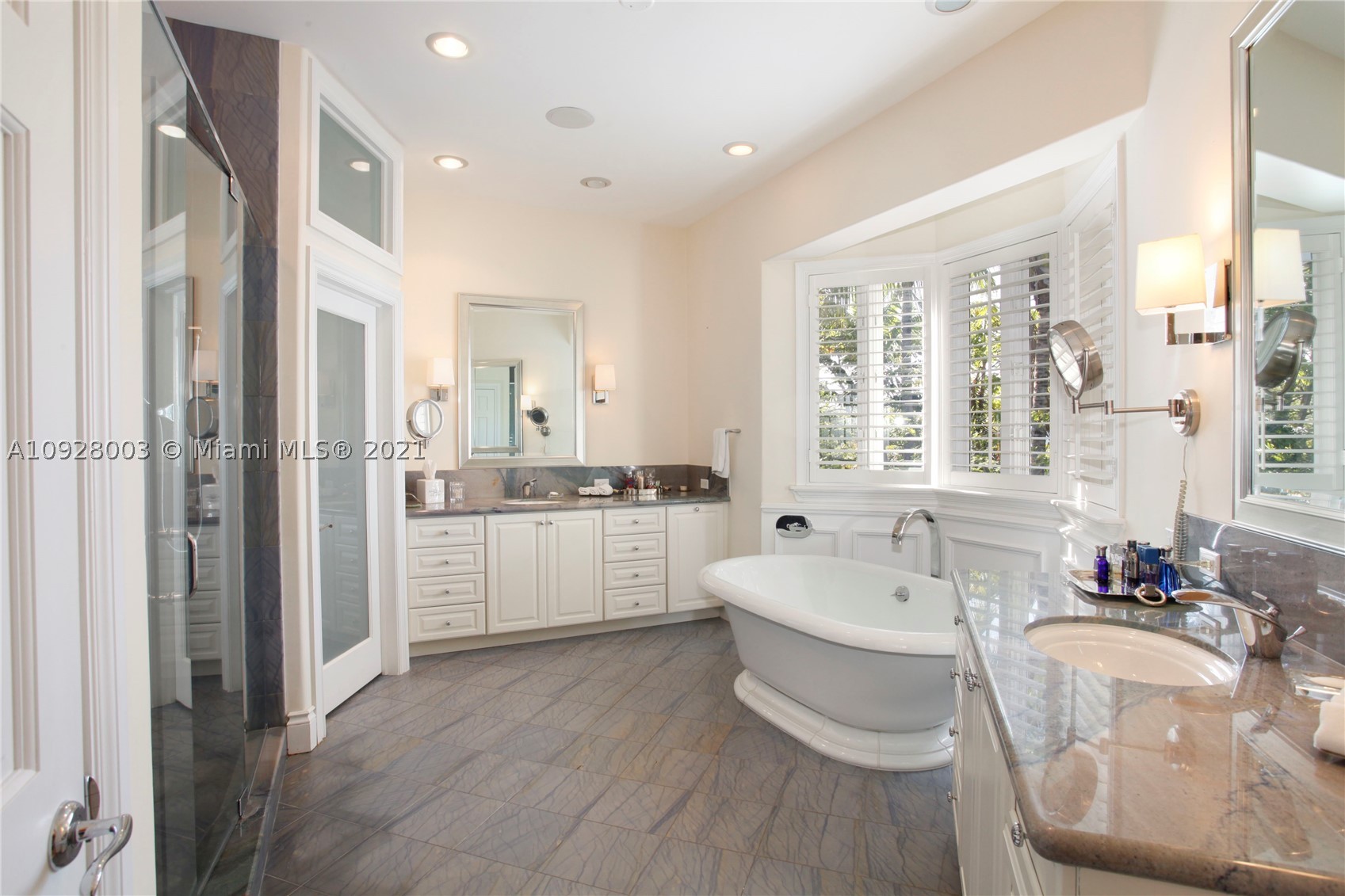 TROPICAL ISLE HOMES SUB 4 - Residential