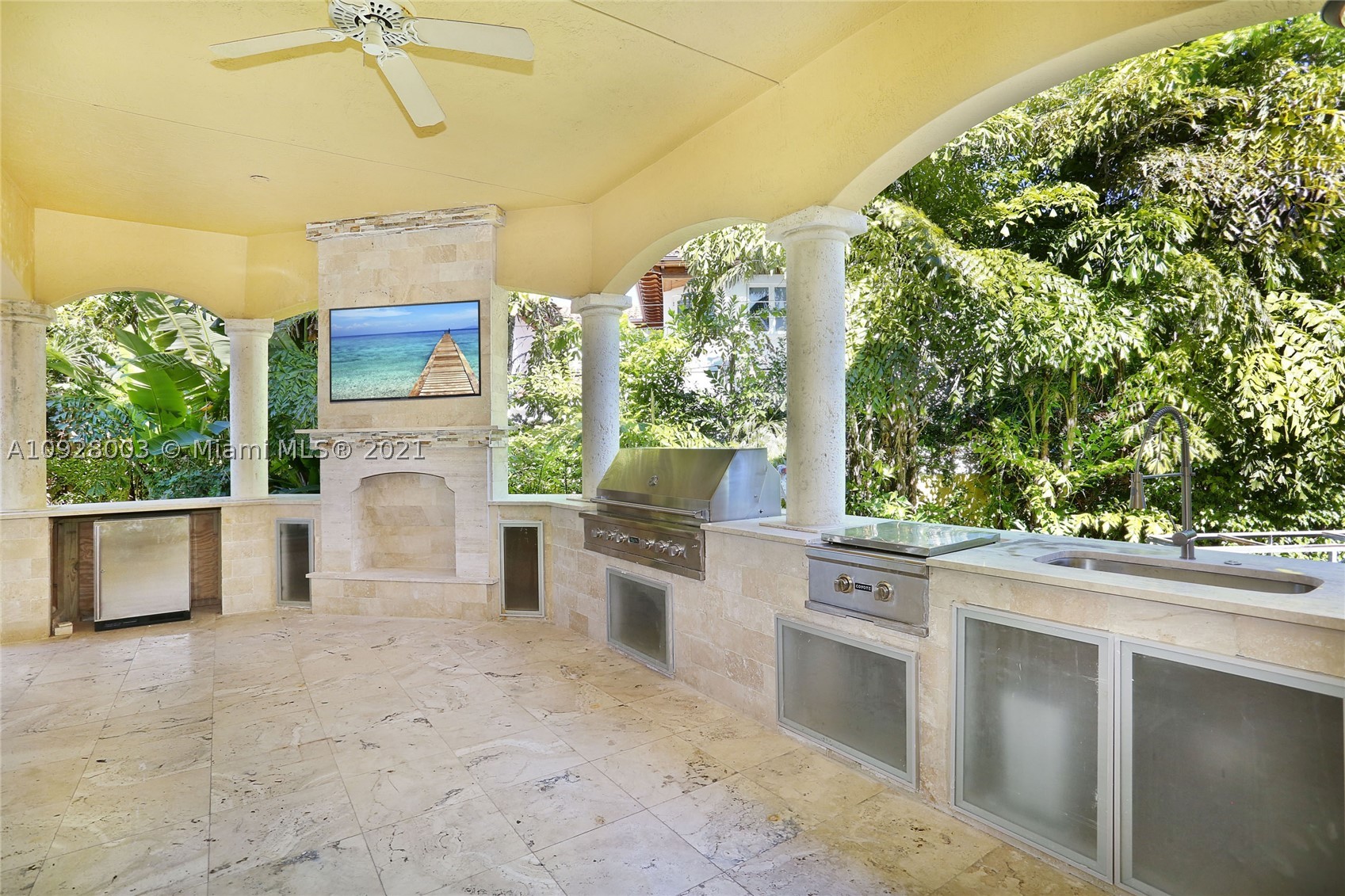 TROPICAL ISLE HOMES SUB 4 - Residential