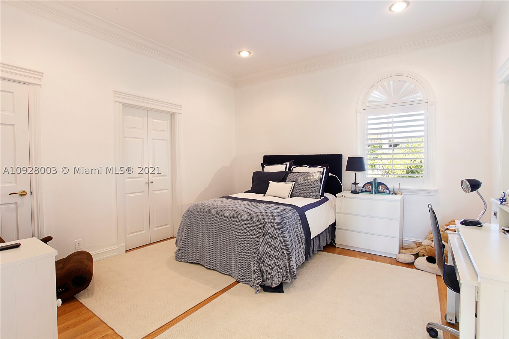 TROPICAL ISLE HOMES SUB 4 - Residential