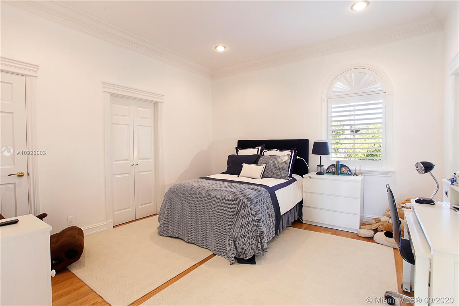 TROPICAL ISLE HOMES SUB 4 - Residential