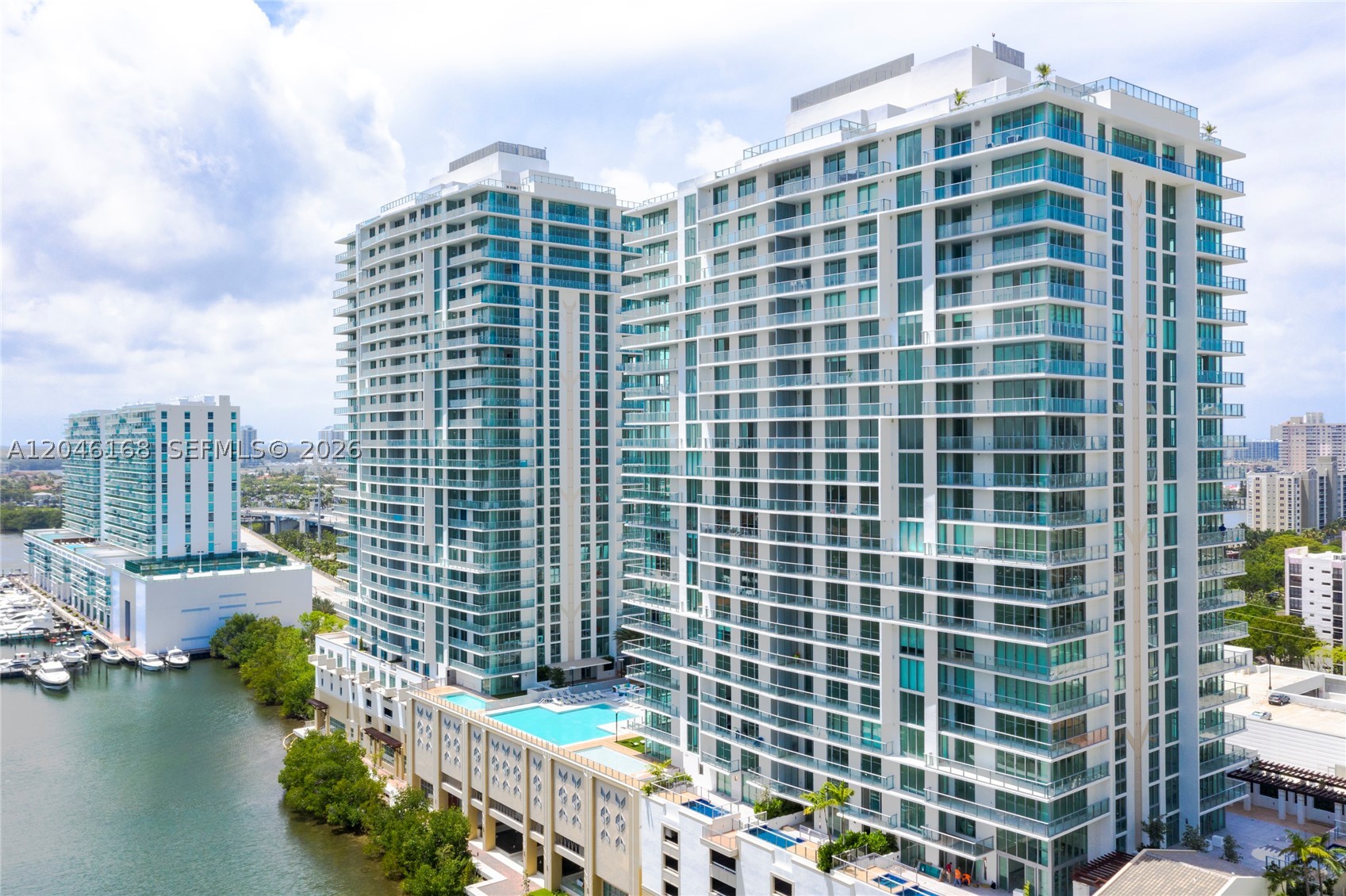 PARQUE TOWERS CONDO - Residential
