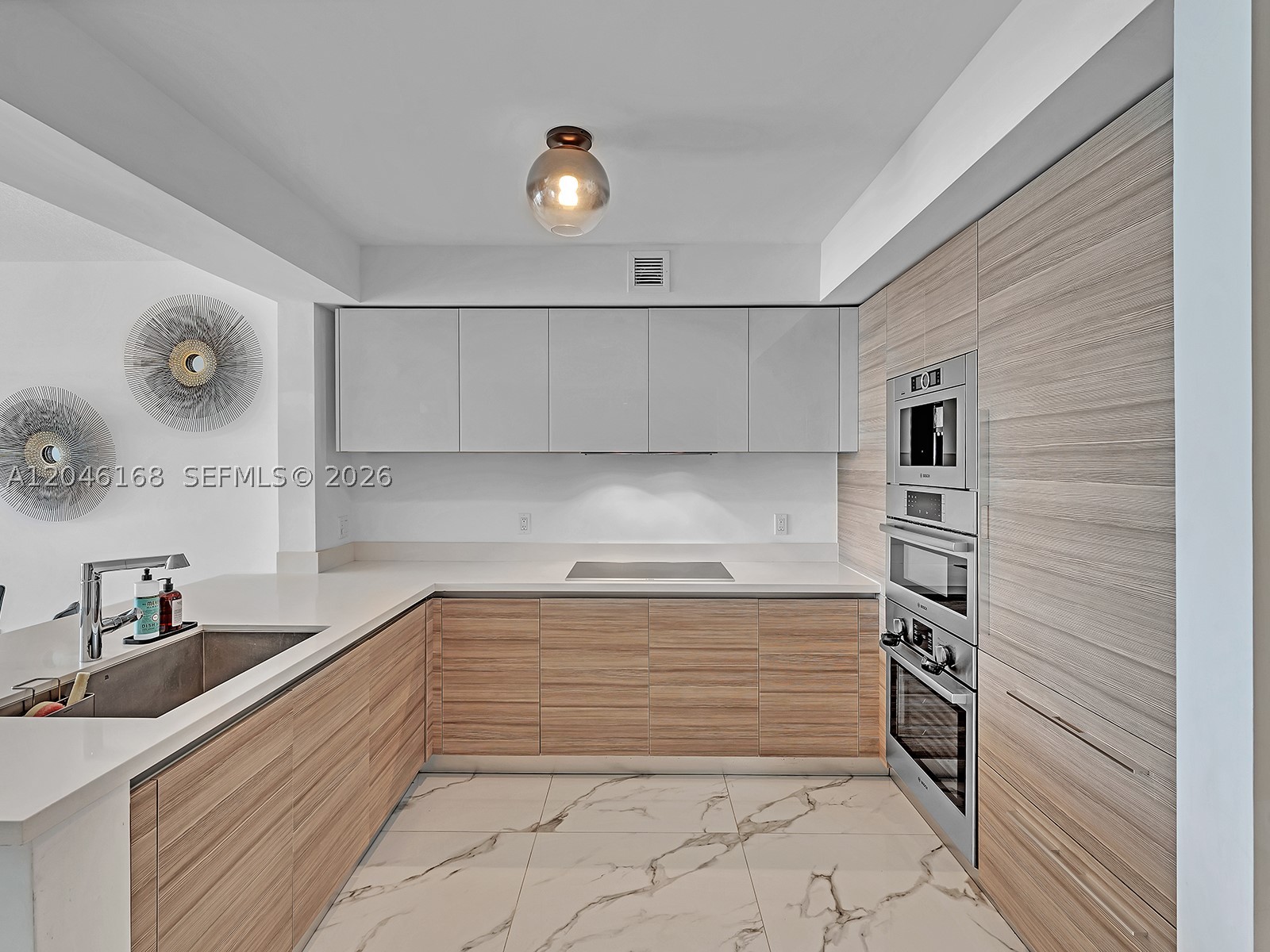 PARQUE TOWERS CONDO - Residential