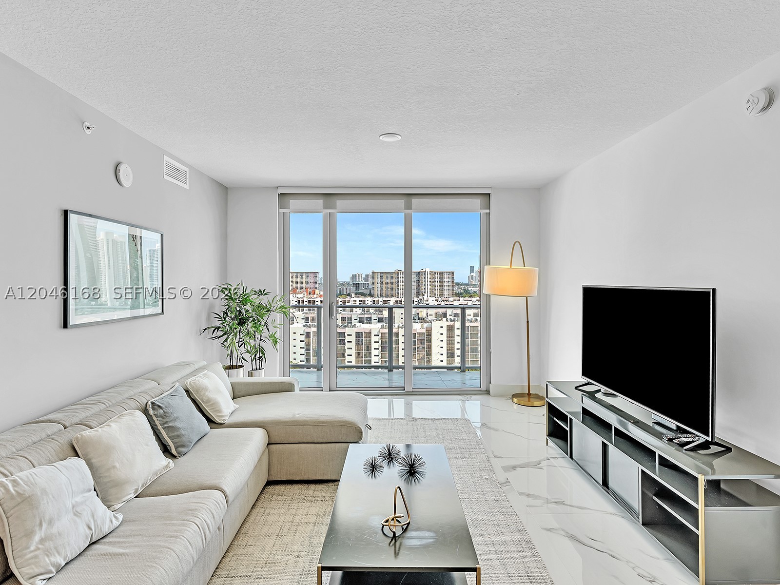 PARQUE TOWERS CONDO - Residential