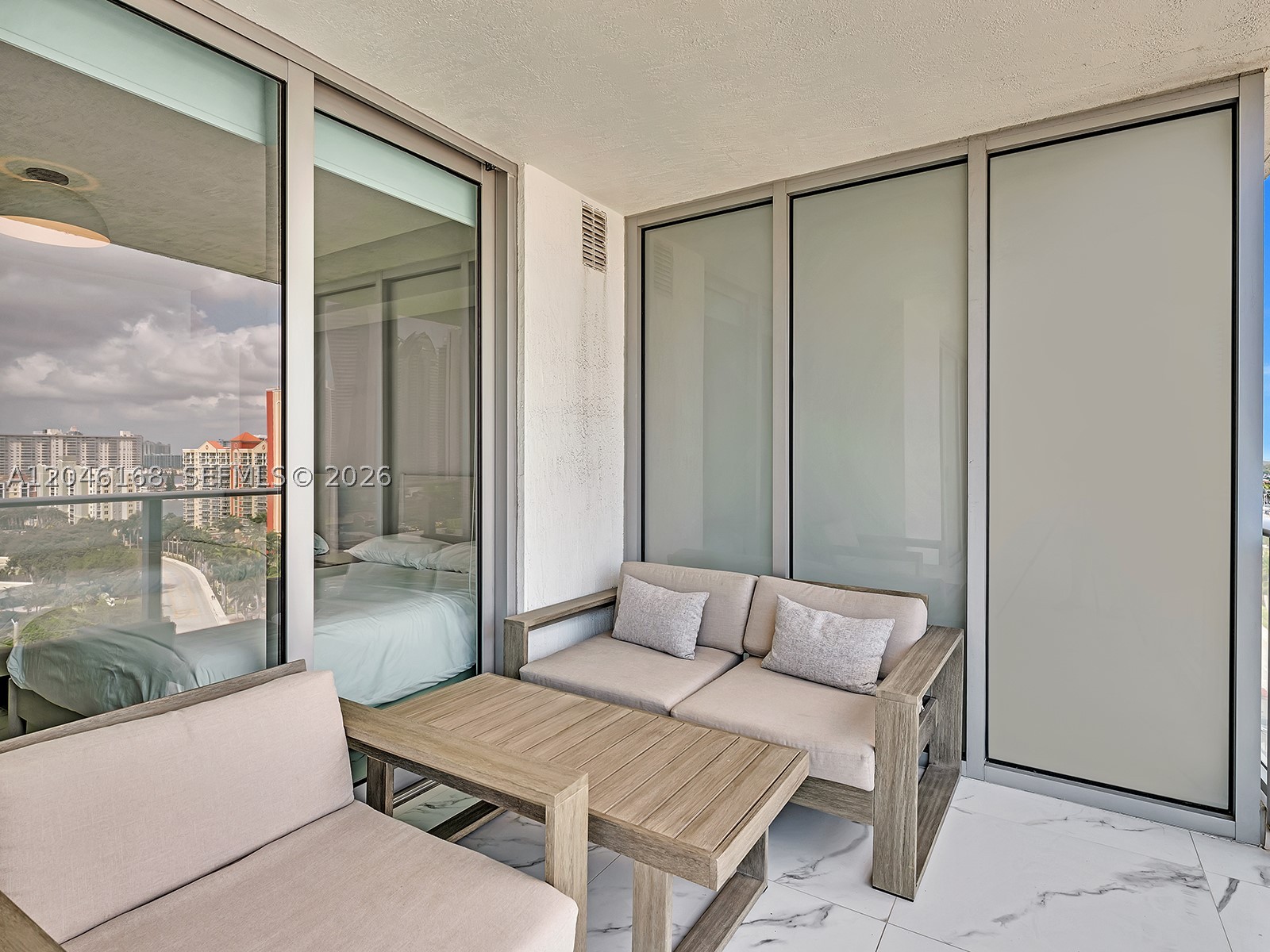PARQUE TOWERS CONDO - Residential