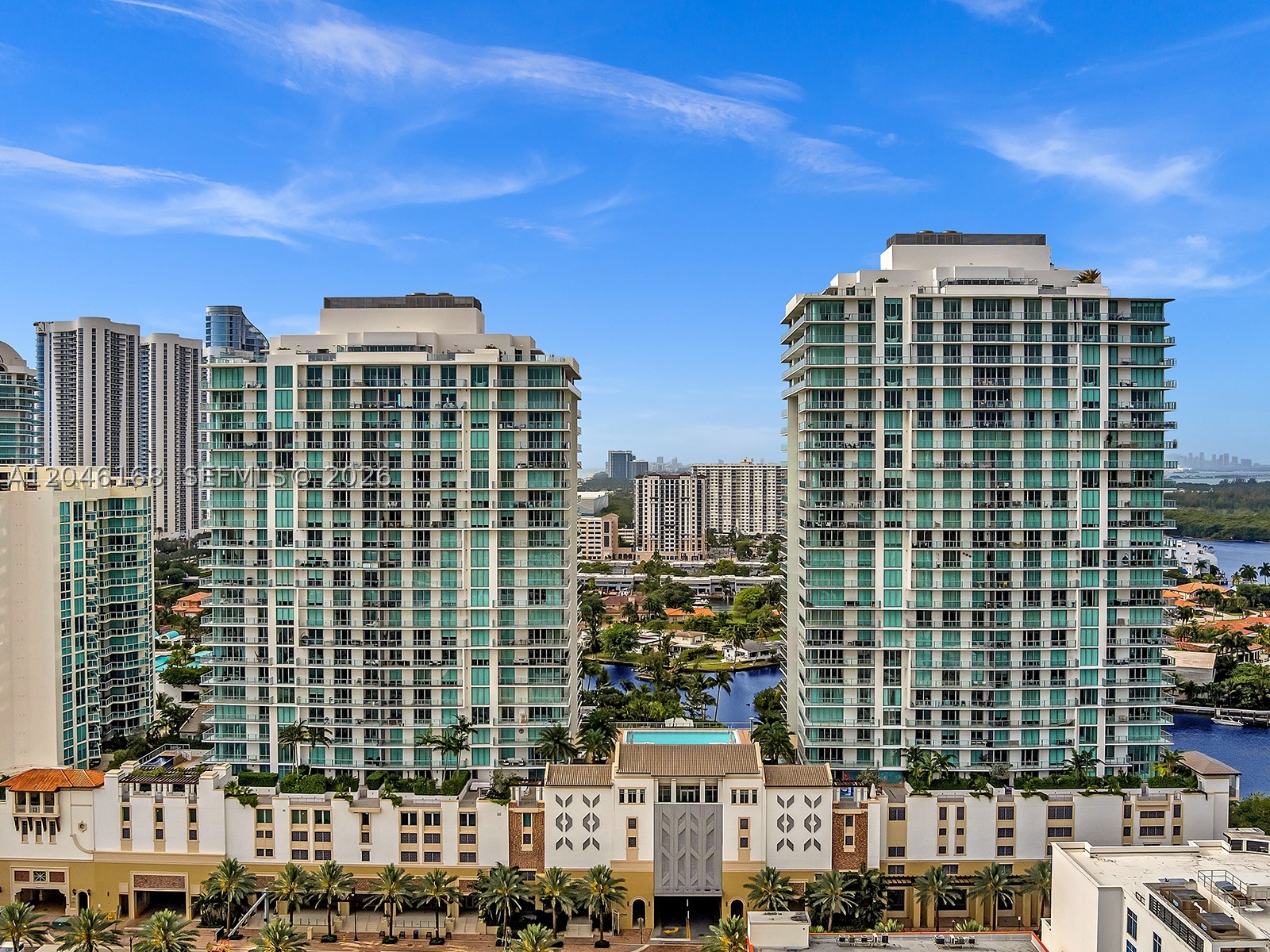 PARQUE TOWERS CONDO - Residential