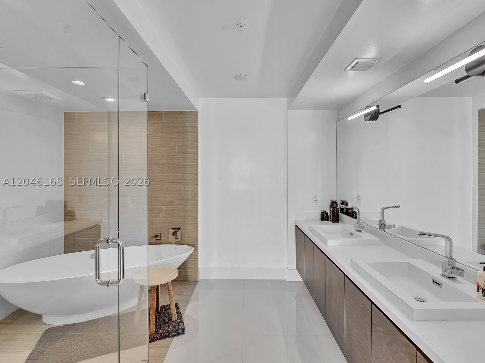 PARQUE TOWERS CONDO - Residential