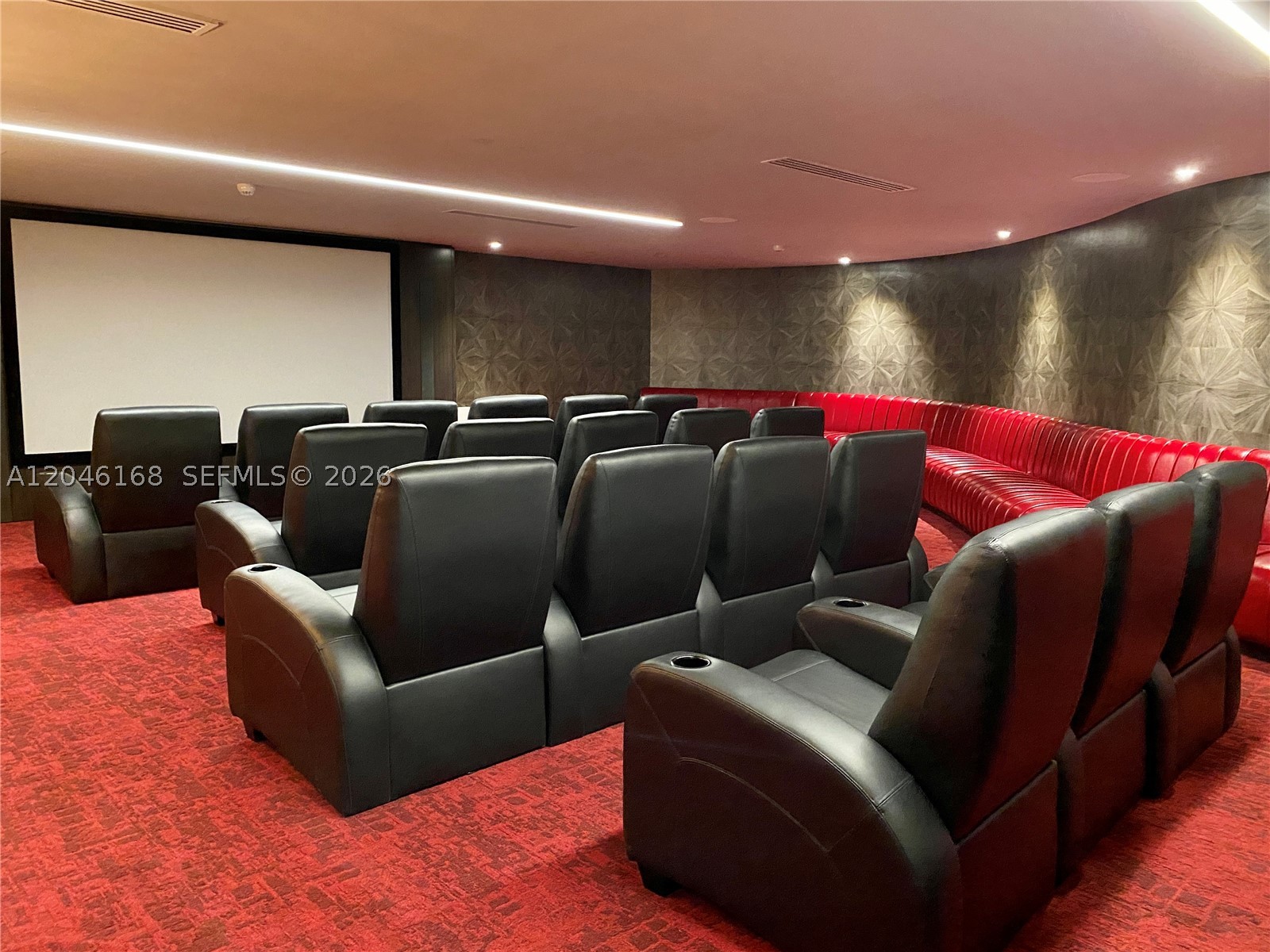 PARQUE TOWERS CONDO - Residential