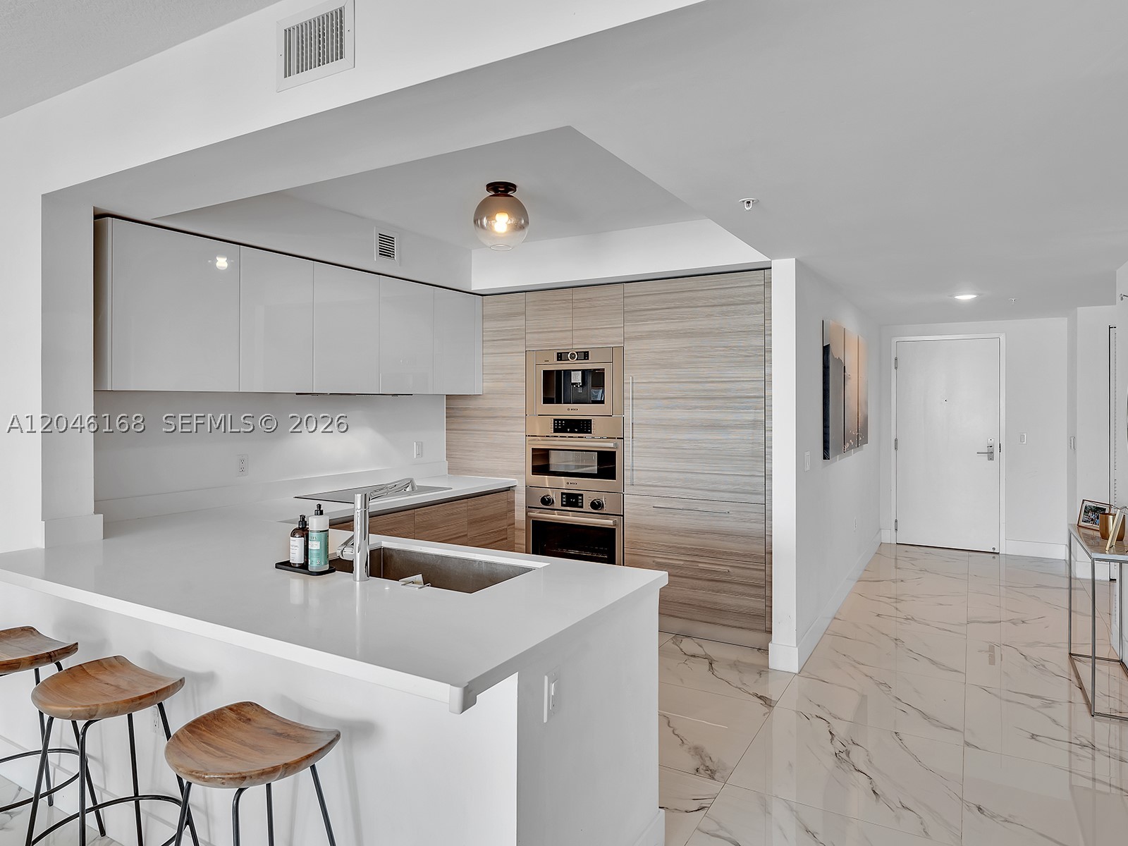 PARQUE TOWERS CONDO - Residential