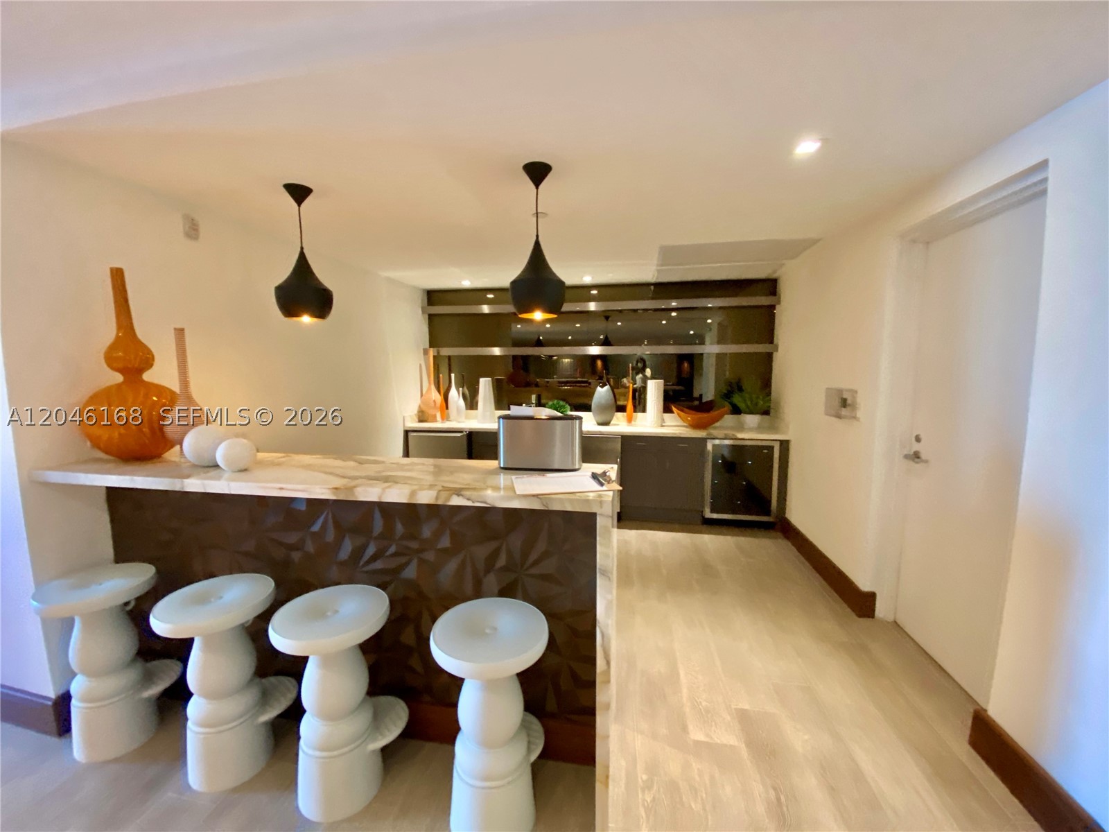 PARQUE TOWERS CONDO - Residential