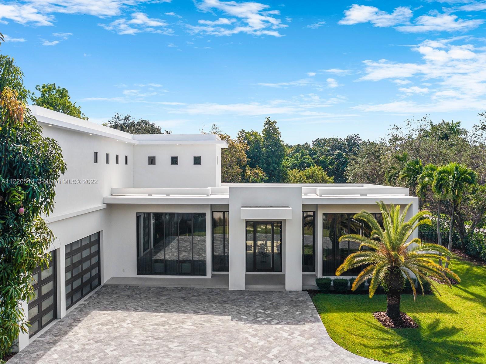 THREE LITTLE GROVES - Residential