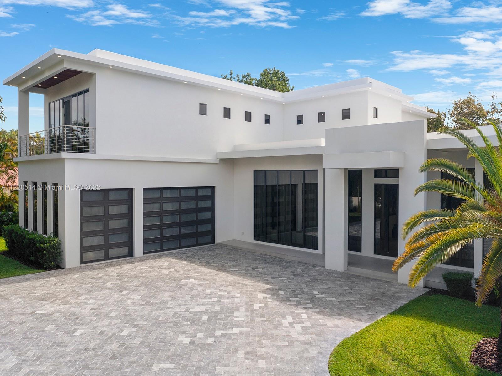 THREE LITTLE GROVES - Residential