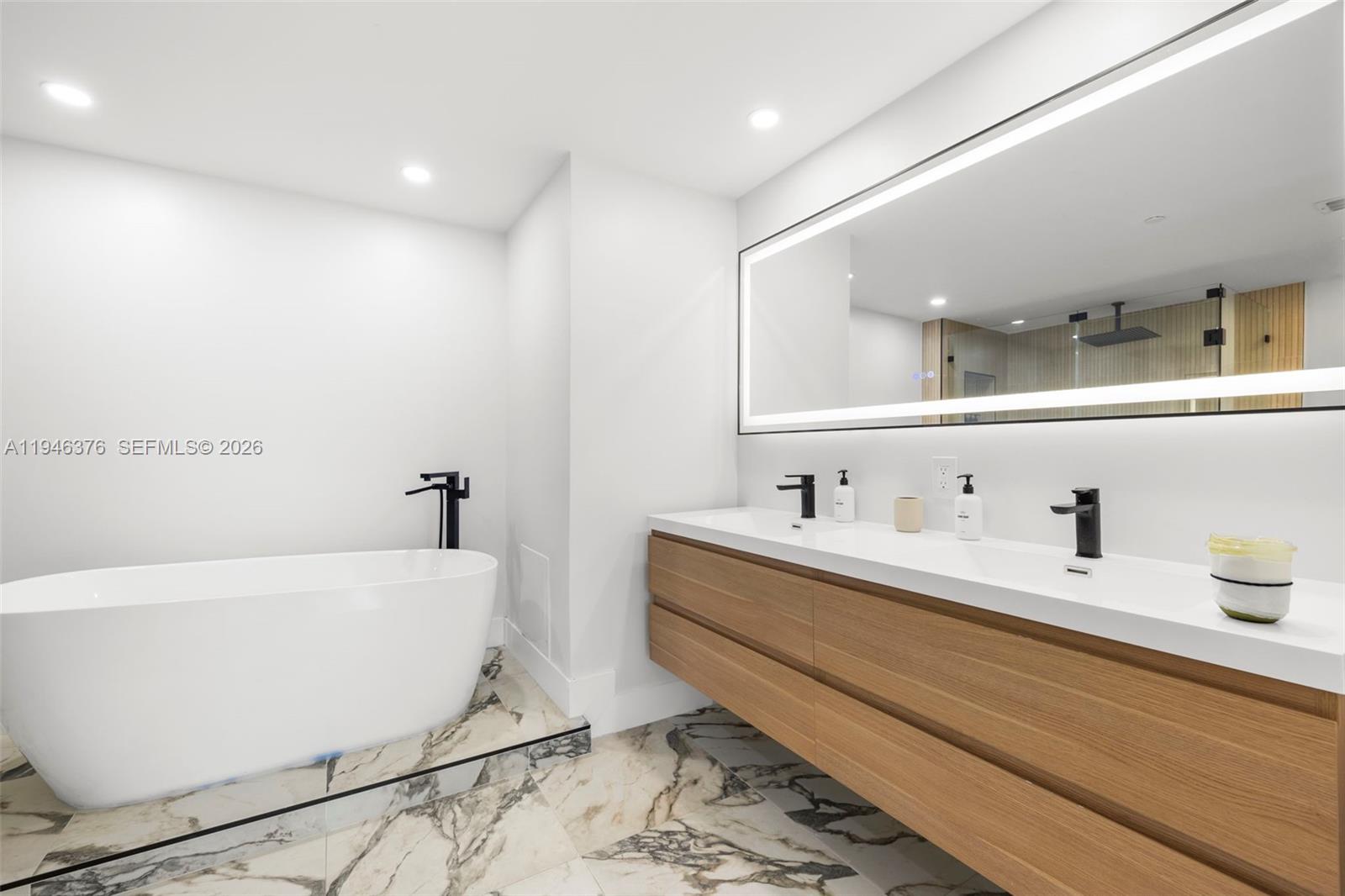 ICON BRICKELL CONDO NO 3 - Residential