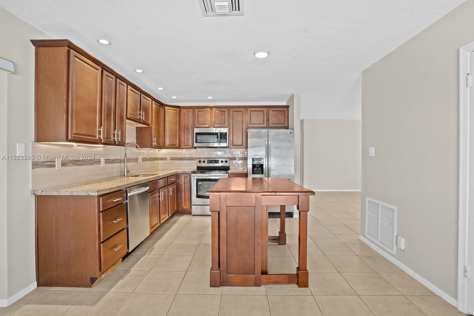 MAINLANDS OF TAMARAC LAKE - Residential
