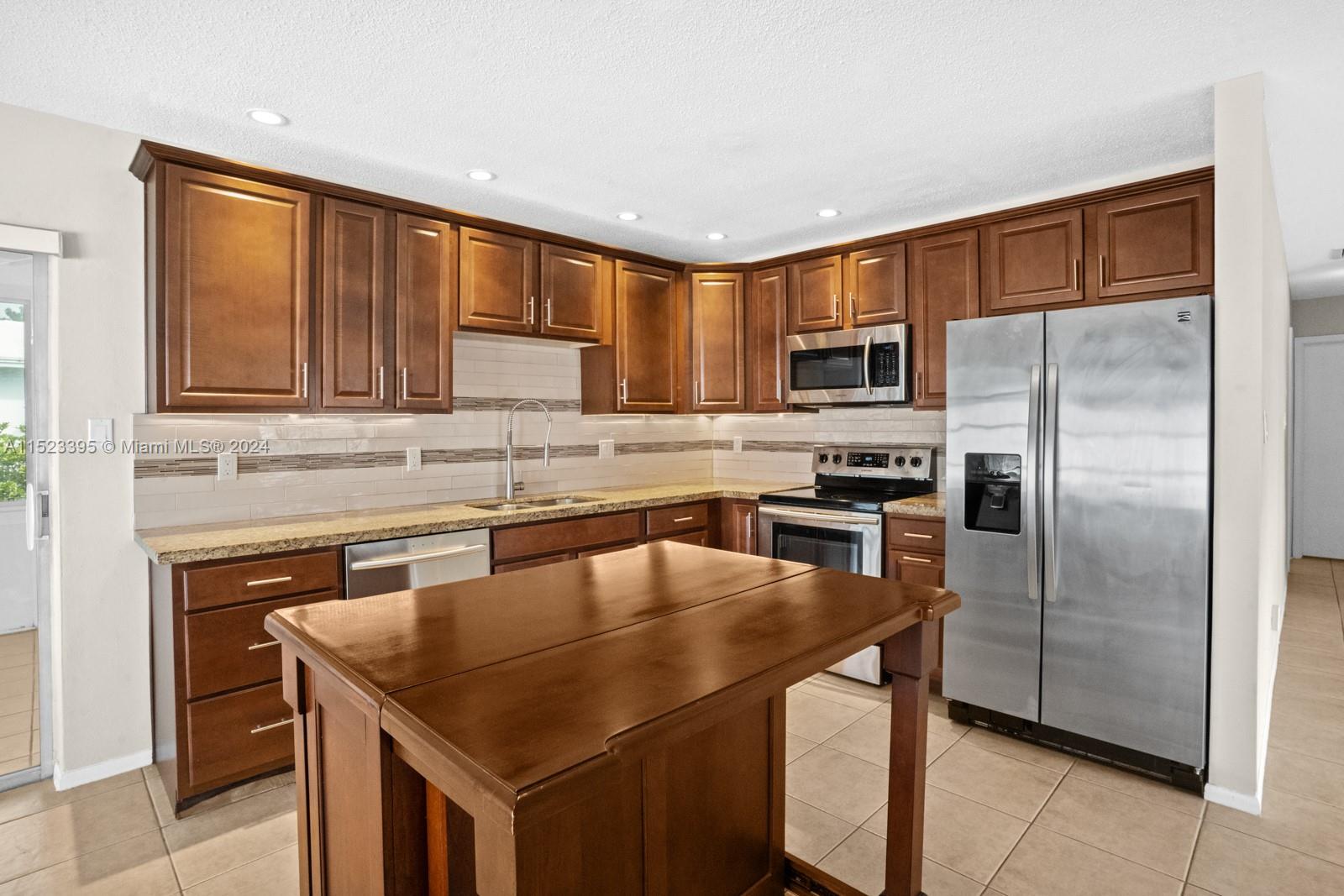 MAINLANDS OF TAMARAC LAKE - Residential