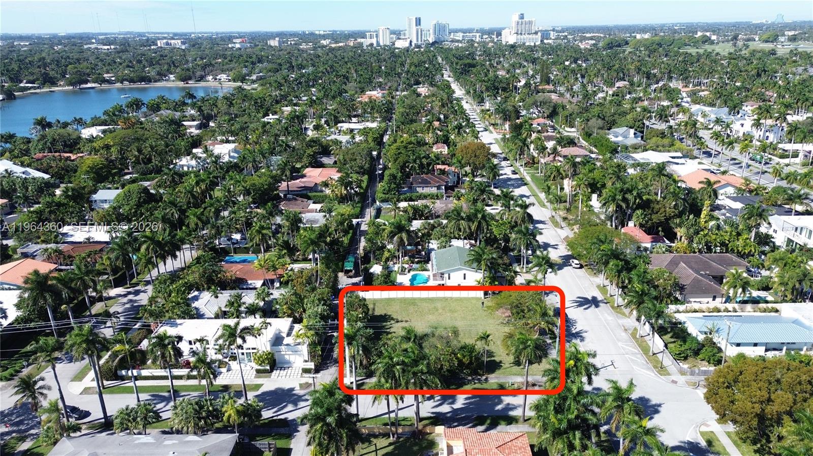HOLLYWOOD LAKES SECTION - Land