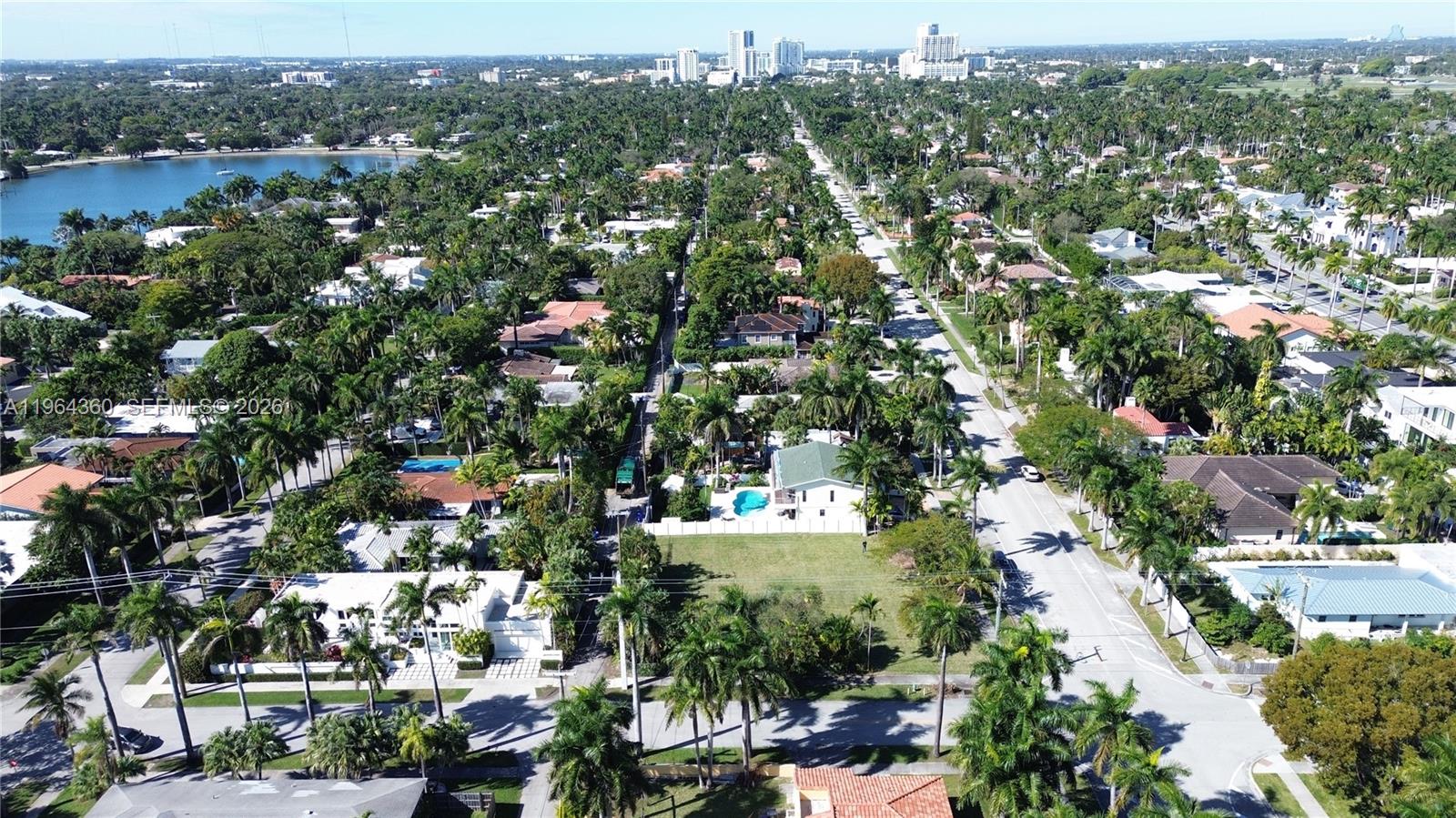 HOLLYWOOD LAKES SECTION - Land