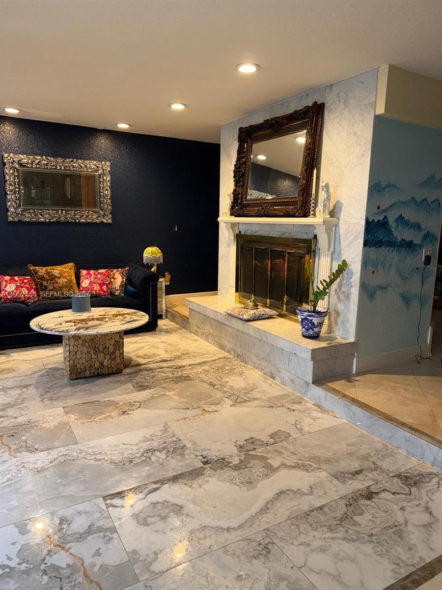 MAPLEWOOD - Residential