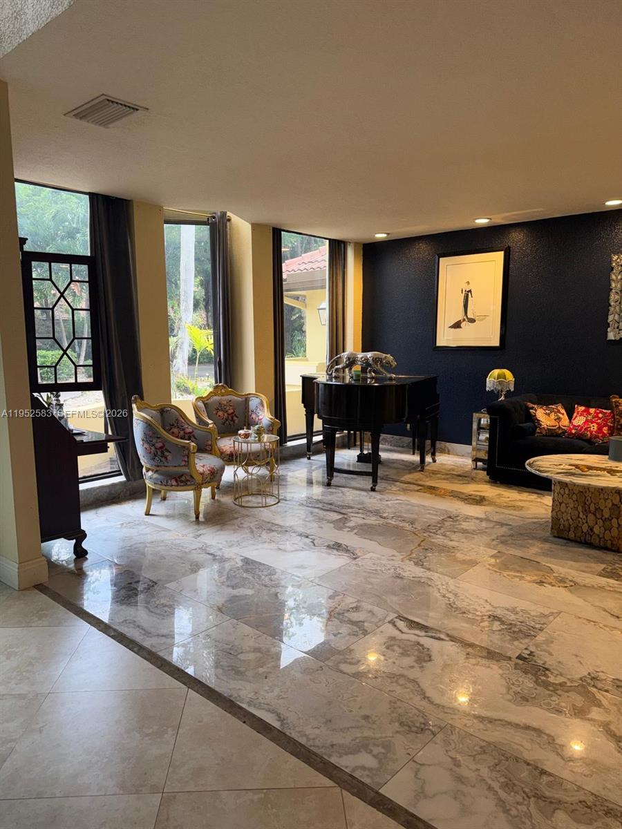 MAPLEWOOD - Residential