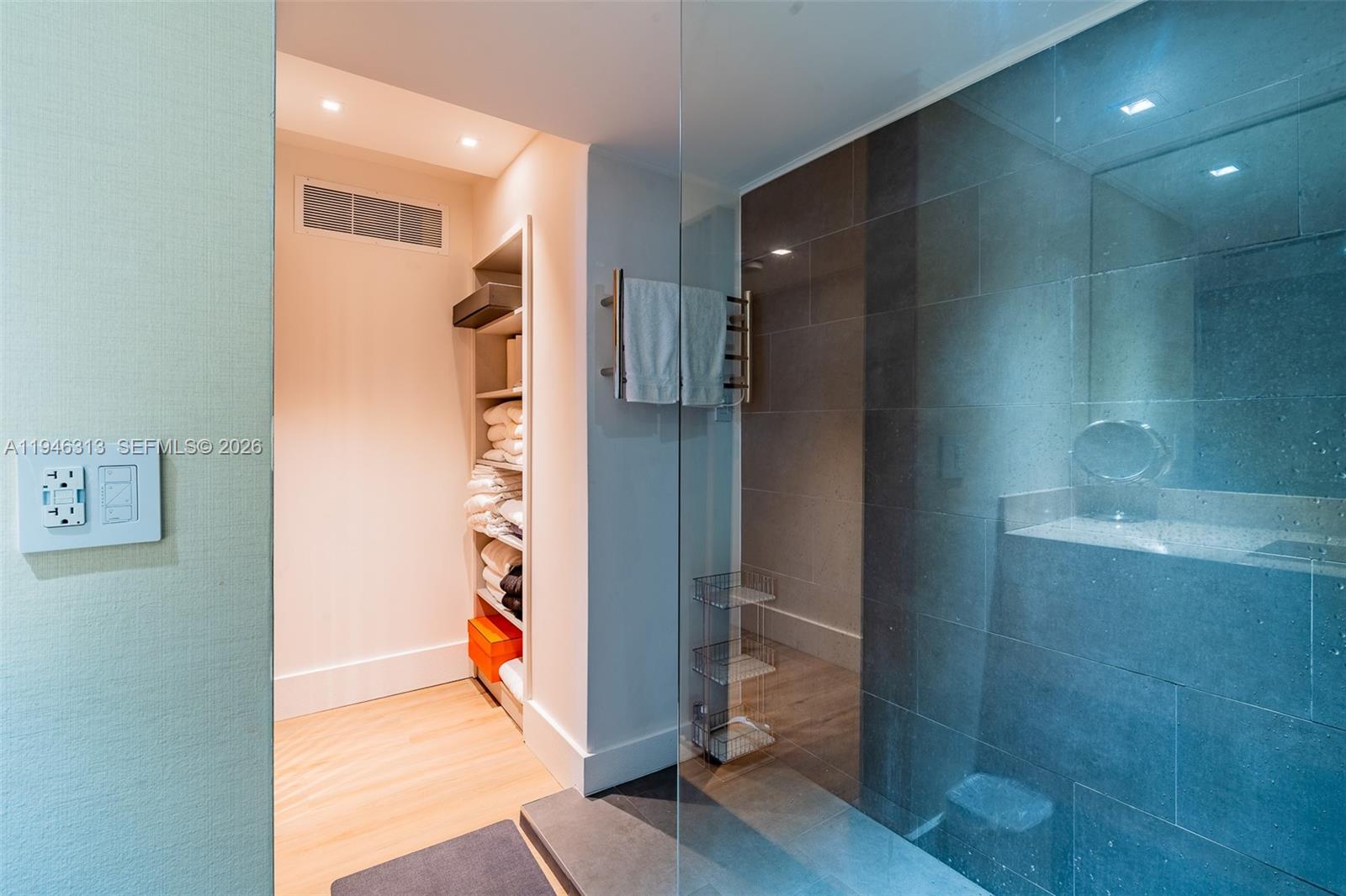 RONEY PALACE CONDO - Residential