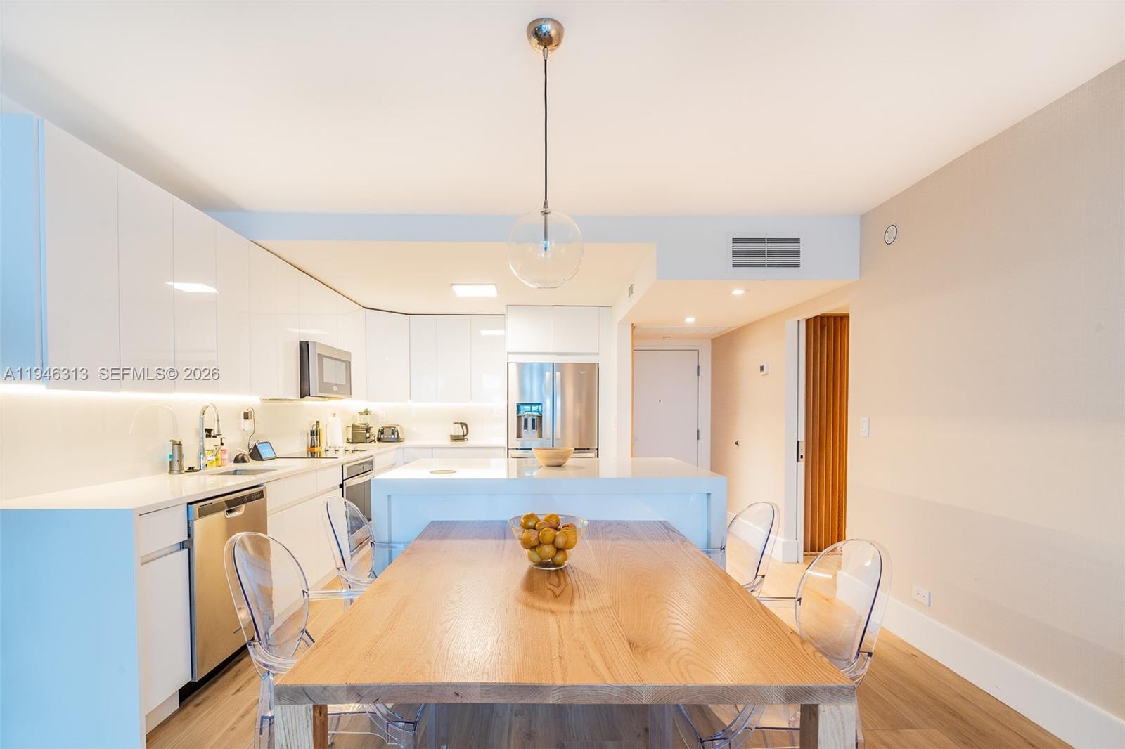 RONEY PALACE CONDO - Residential