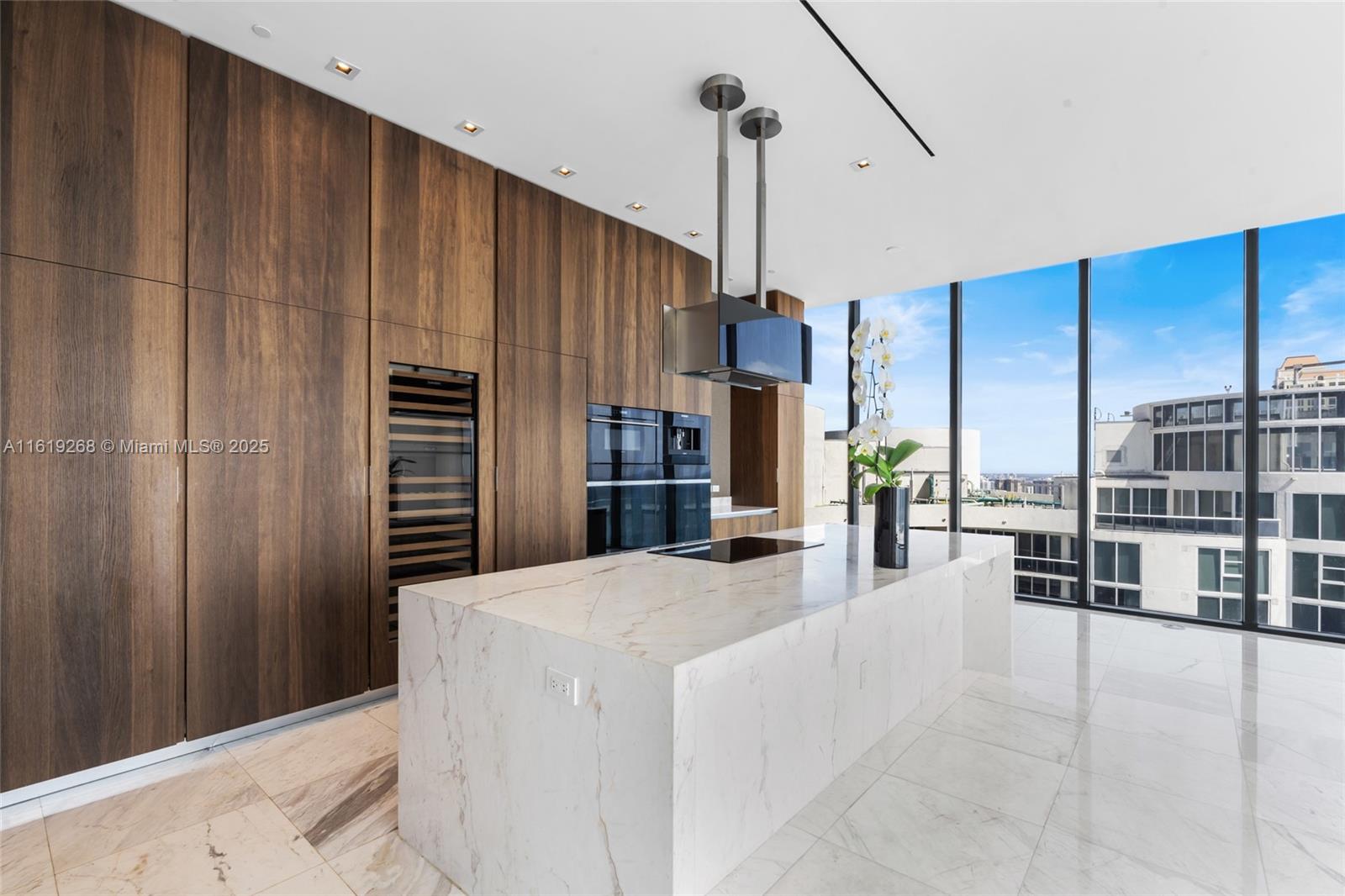 MUSE CONDO - Residential