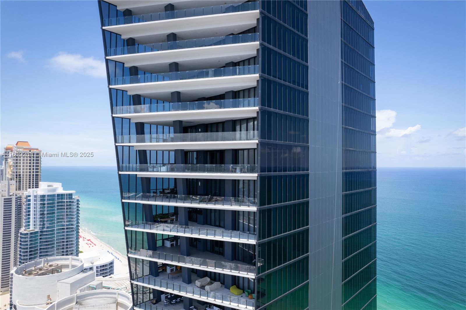 MUSE CONDO - Residential