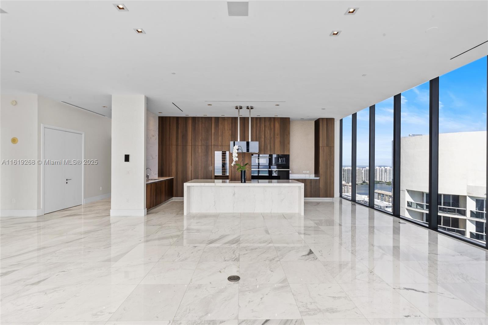 MUSE CONDO - Residential