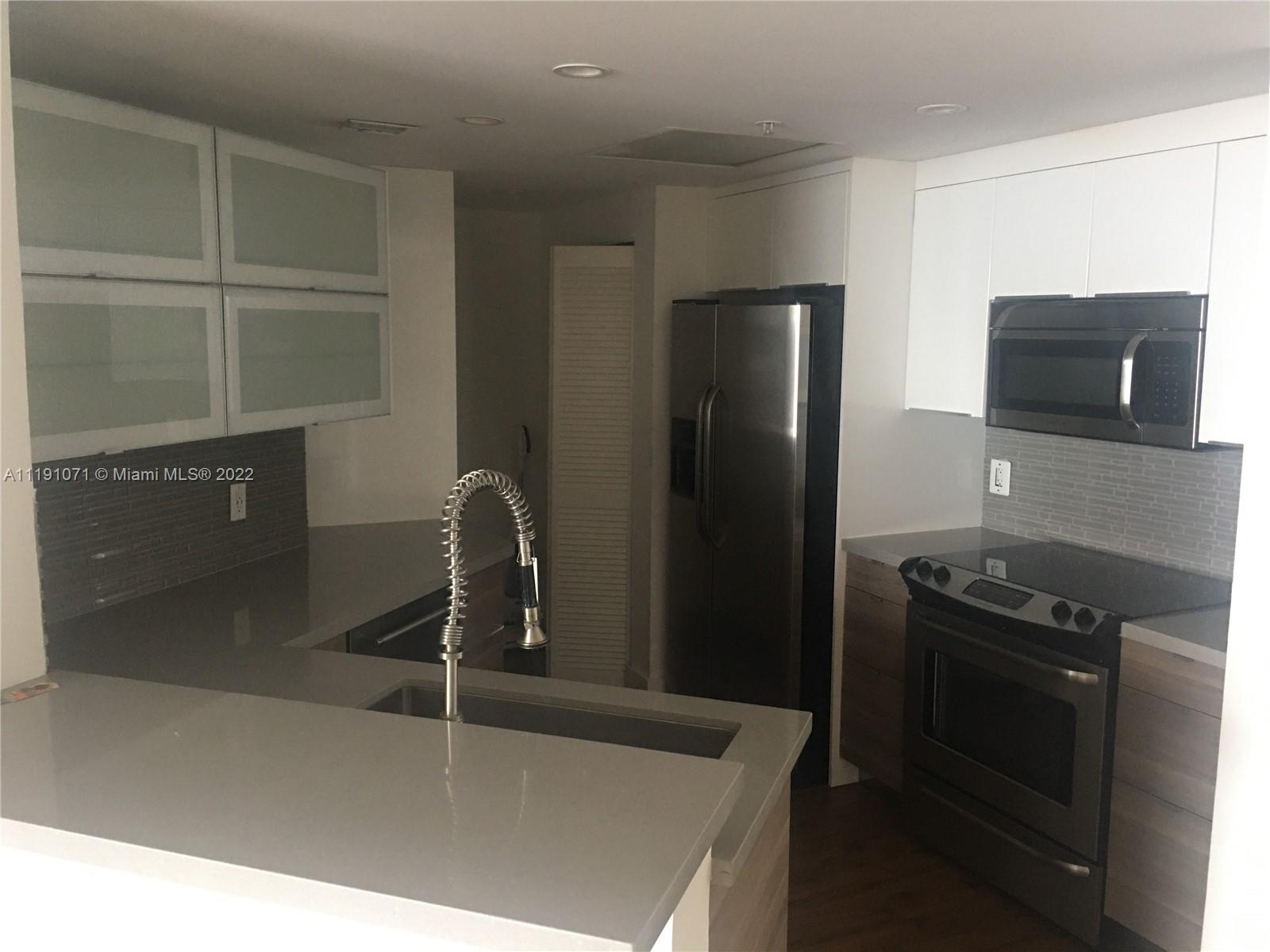 BRICKELL KEY - Residential