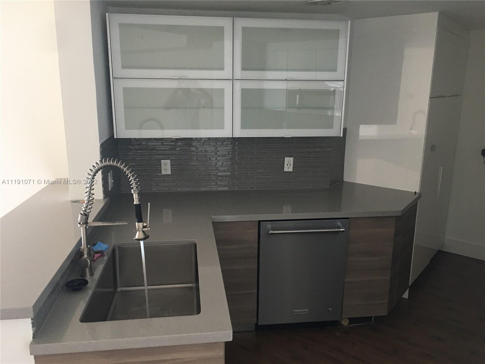 BRICKELL KEY - Residential