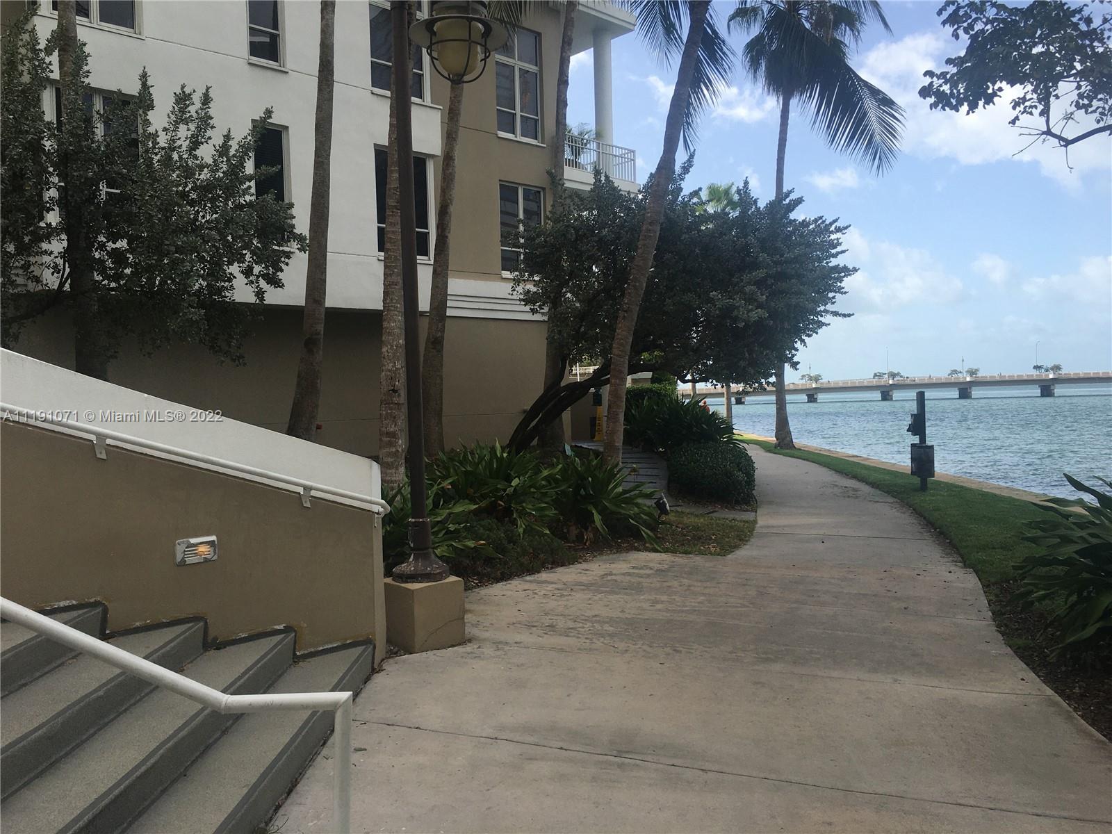 BRICKELL KEY - Residential
