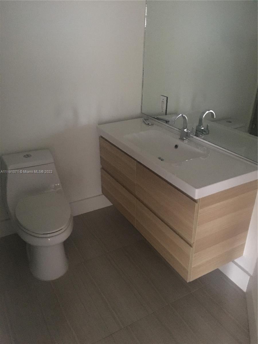 BRICKELL KEY - Residential