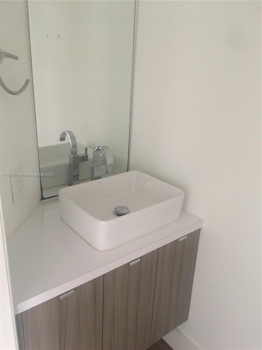 BRICKELL KEY - Residential
