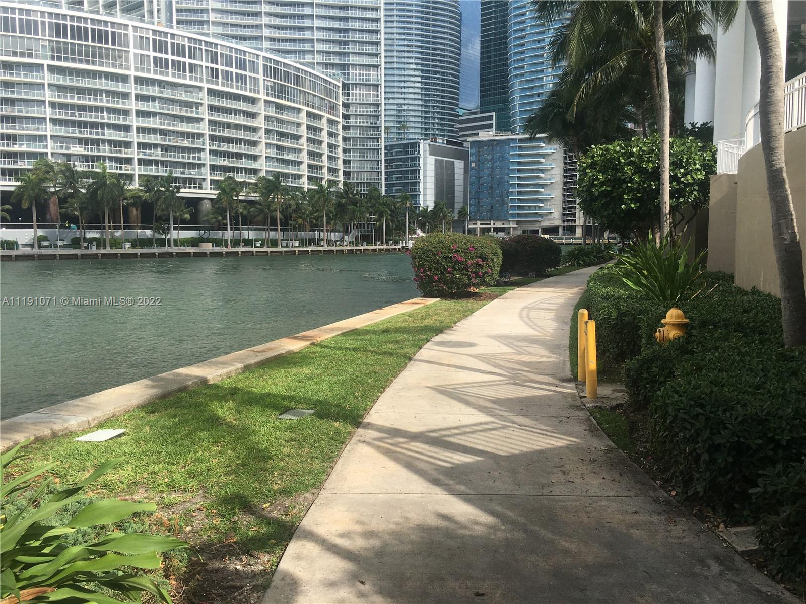 BRICKELL KEY - Residential