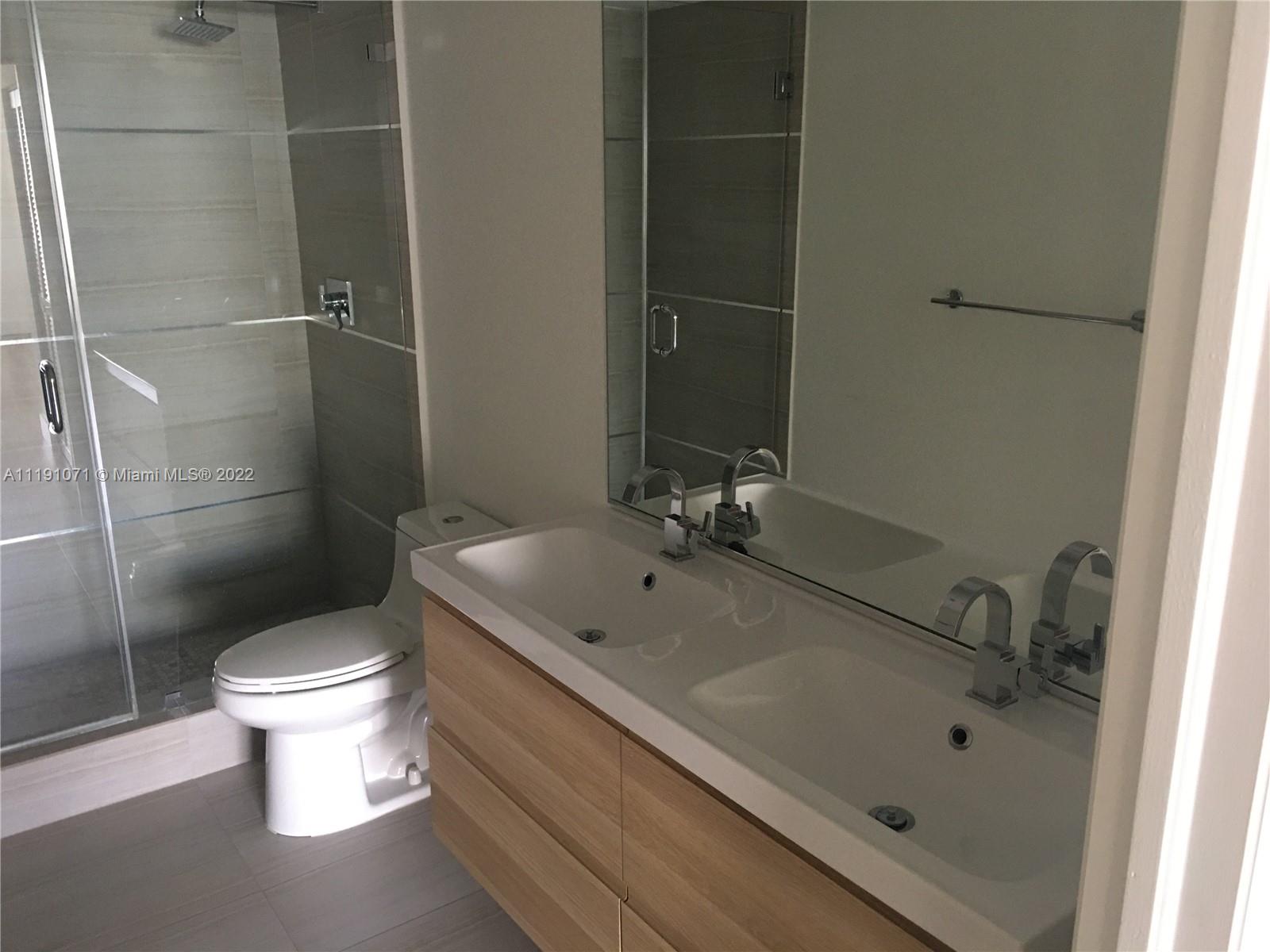 BRICKELL KEY - Residential