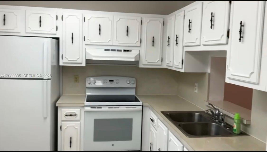 MEADOWBROOK LAKES CONDO - Residential Lease