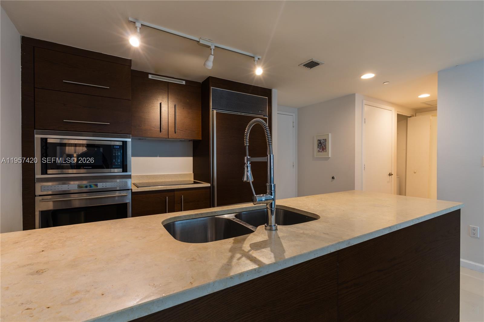 ICONBRICKELL CONDO NO 1 - Residential