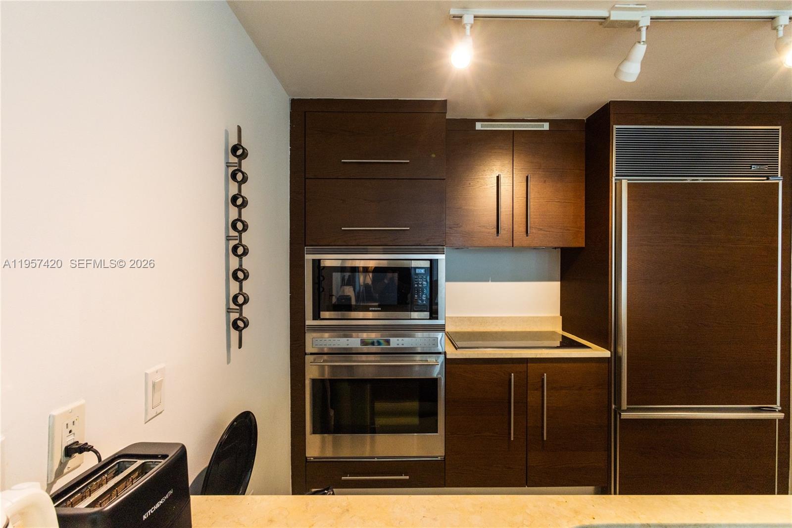 ICONBRICKELL CONDO NO 1 - Residential