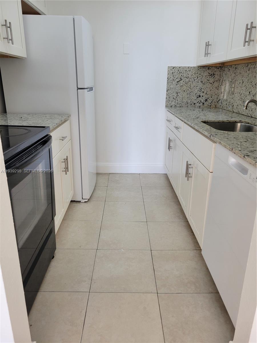 VECINO DEL MAR CONDO - Residential Lease