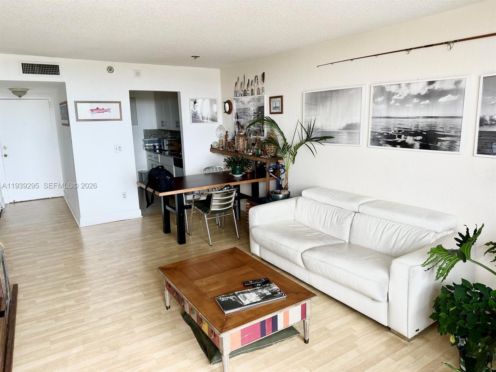 VECINO DEL MAR CONDO - Residential Lease