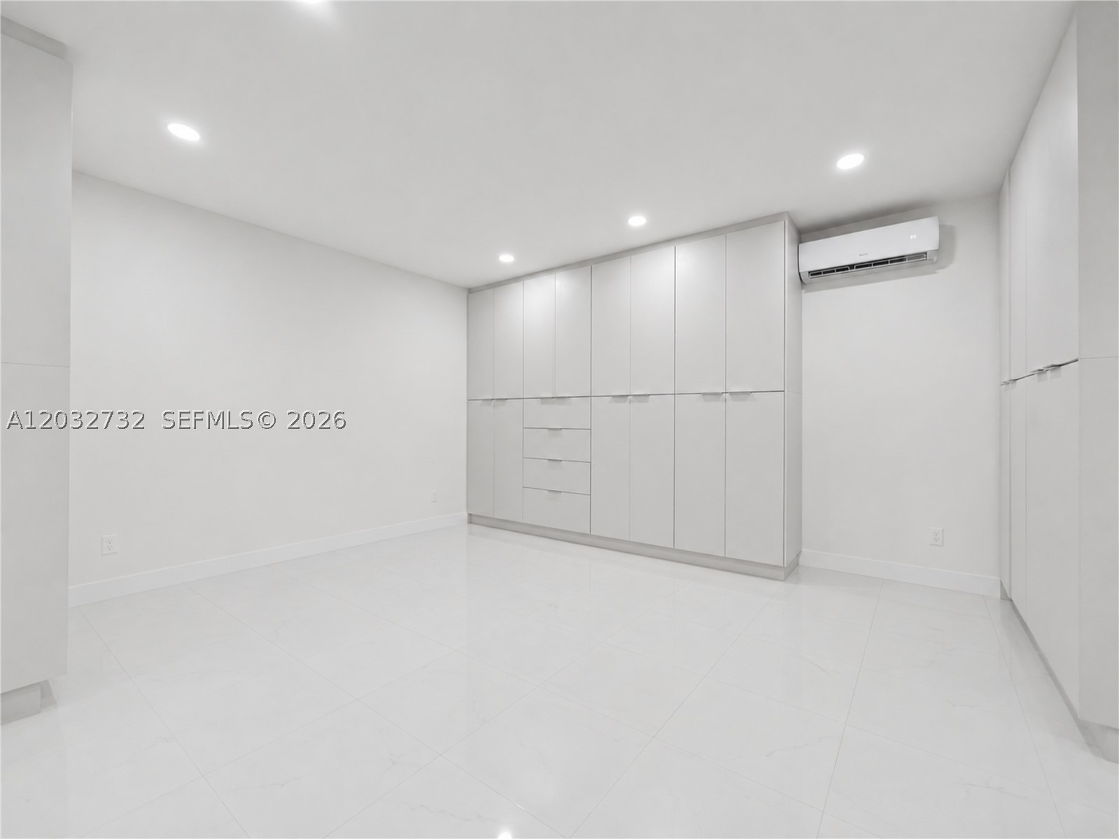 EFM ESTATES SECTIONS TWO - Residential