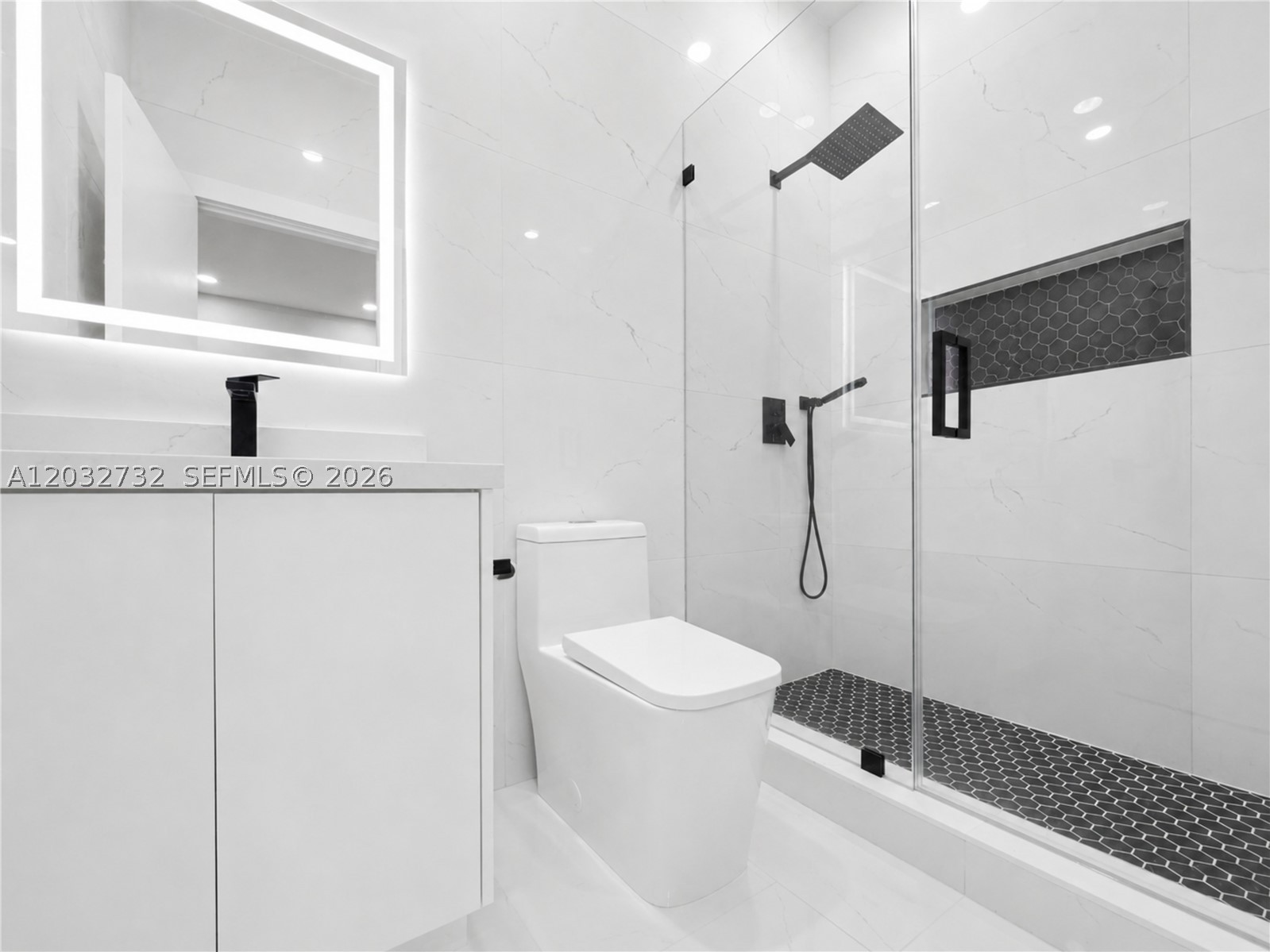 EFM ESTATES SECTIONS TWO - Residential
