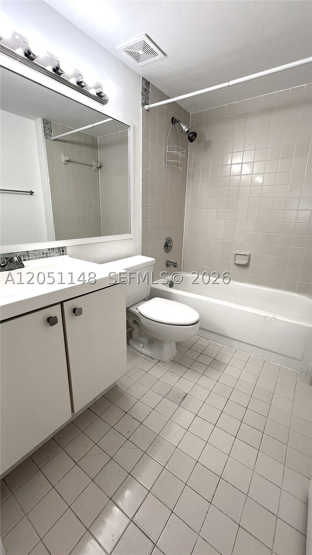 MEDITERRANEAN VILLAS COND - Residential Lease
