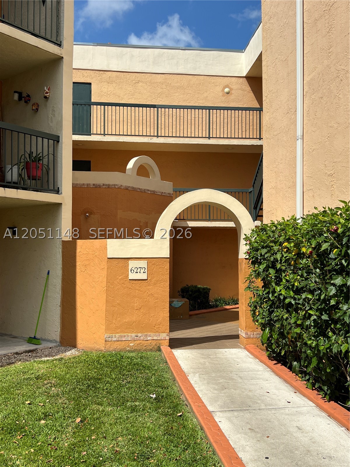 MEDITERRANEAN VILLAS COND - Residential Lease