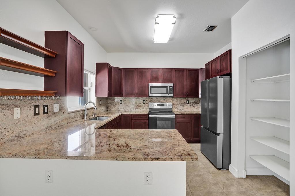 PEMBROKE ISLES 1 - Residential Lease