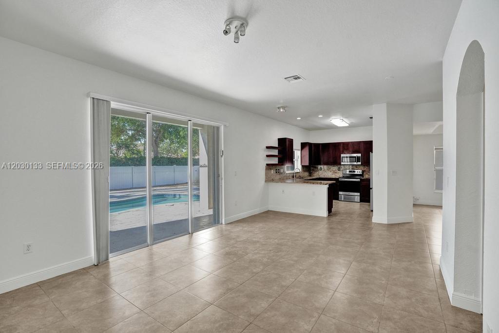 PEMBROKE ISLES 1 - Residential Lease