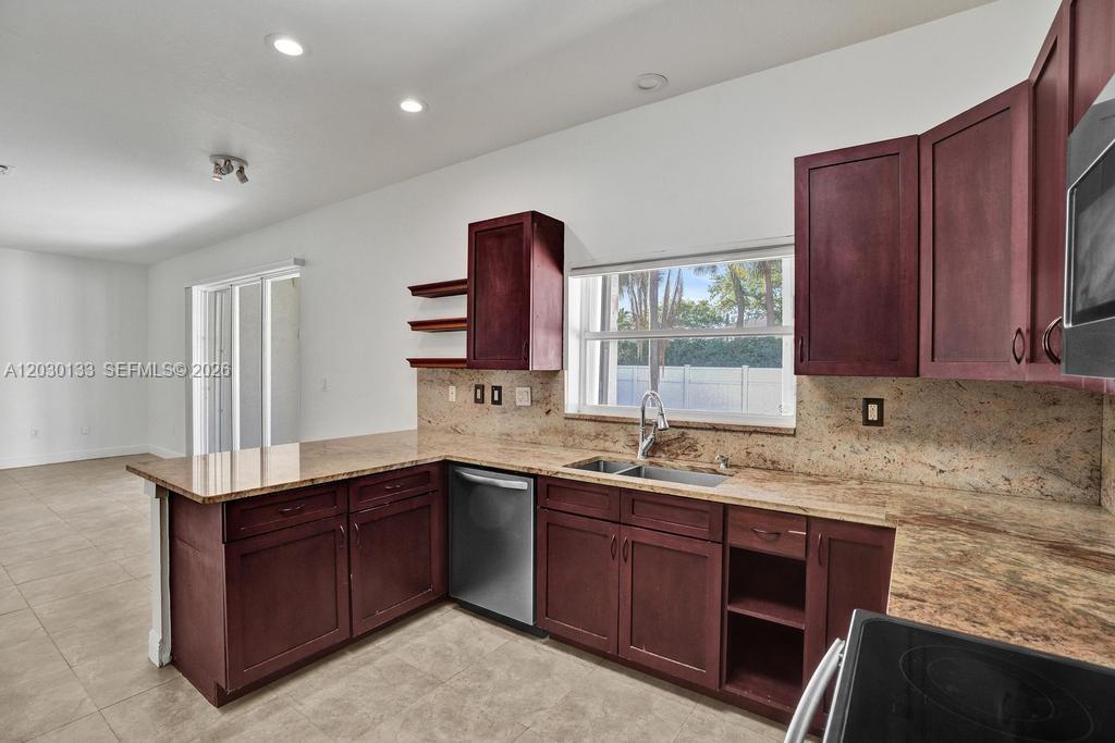 PEMBROKE ISLES 1 - Residential Lease