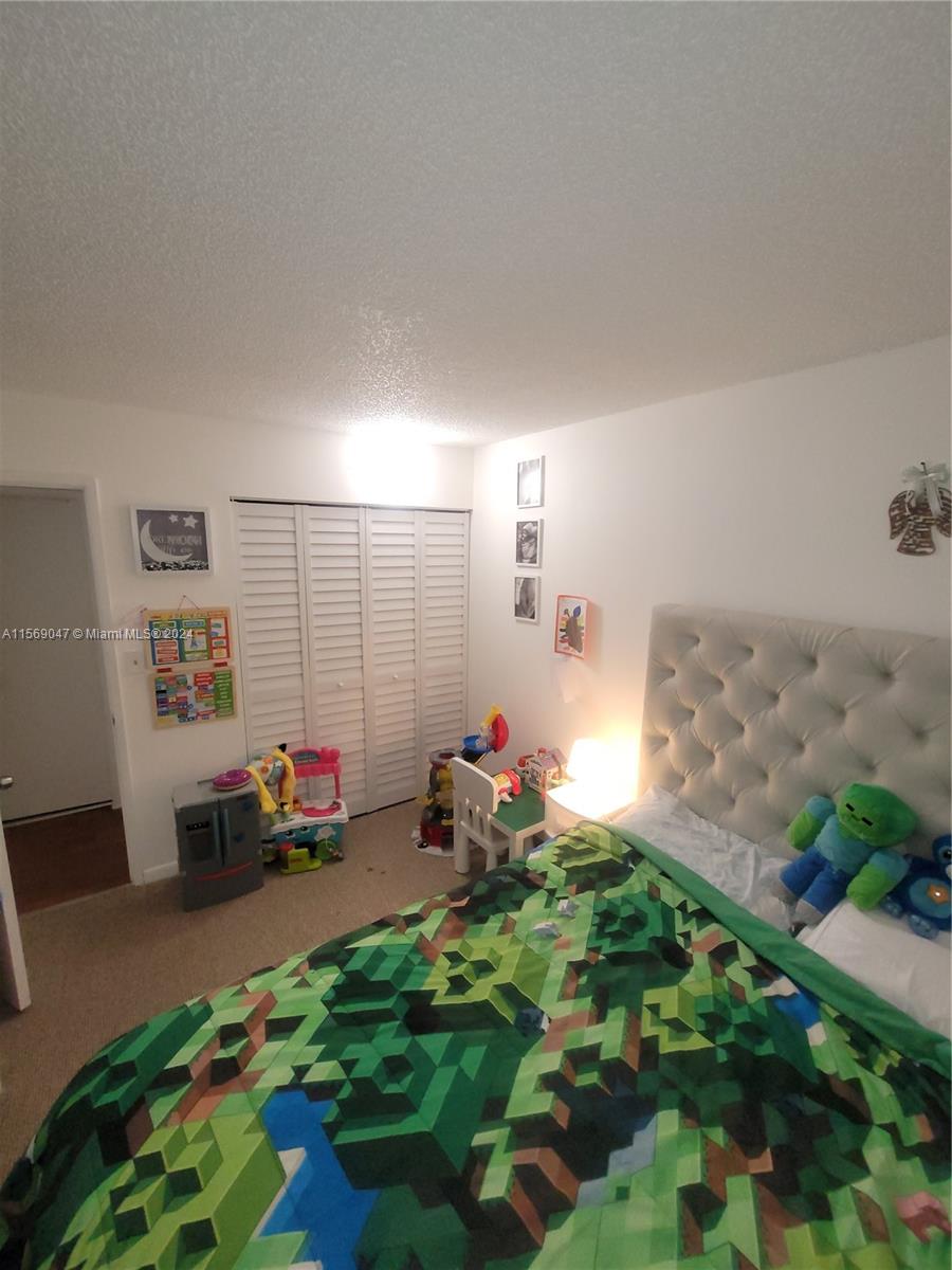 PARK LAKE VILG CONDO PHS - Residential Lease