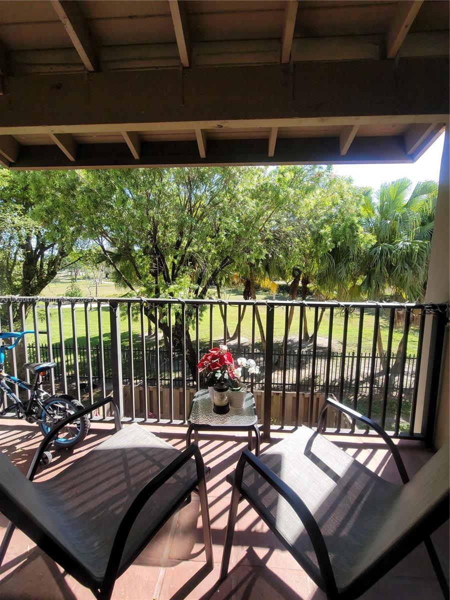 PARK LAKE VILG CONDO PHS - Residential Lease