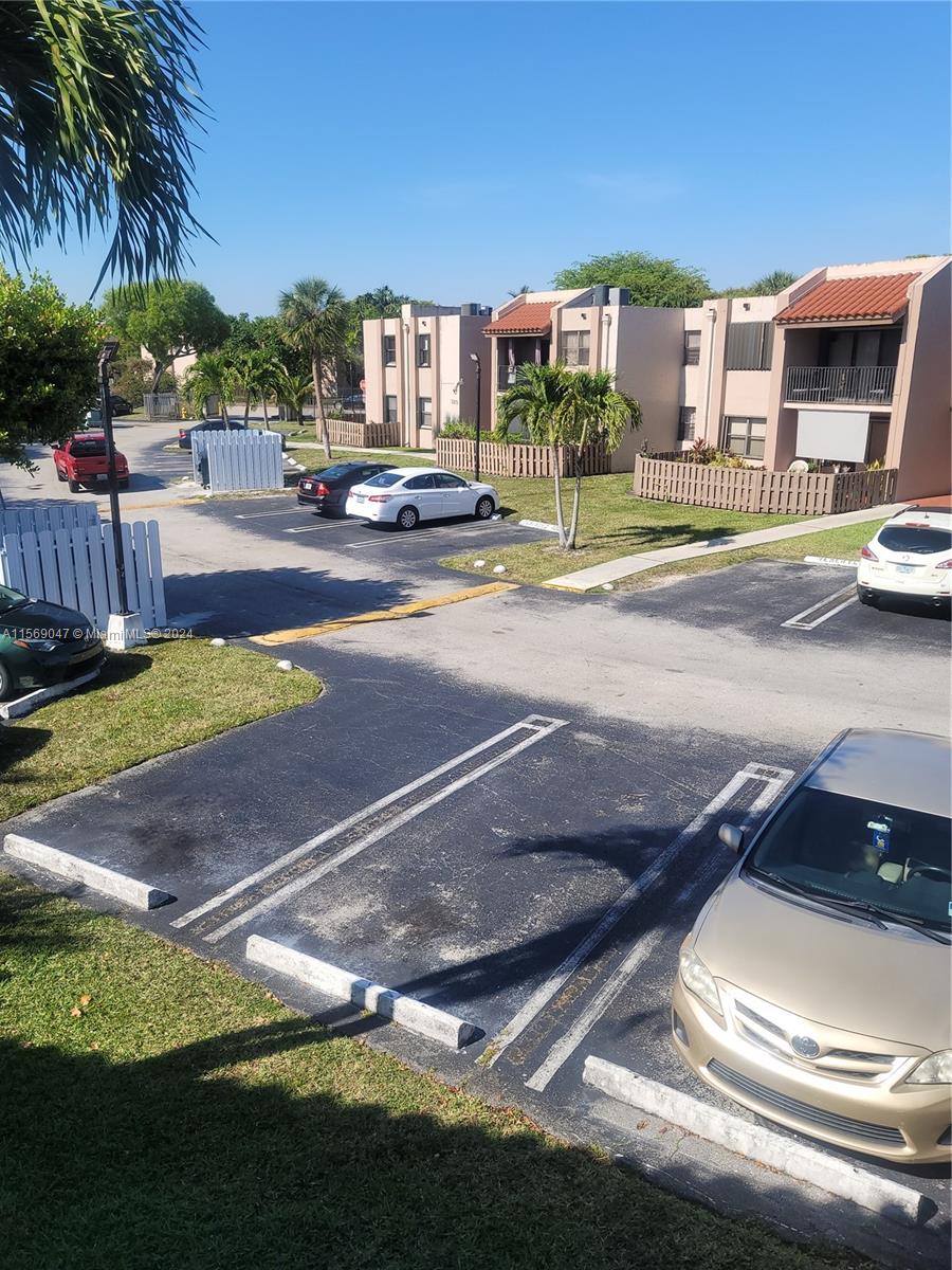 PARK LAKE VILG CONDO PHS - Residential Lease